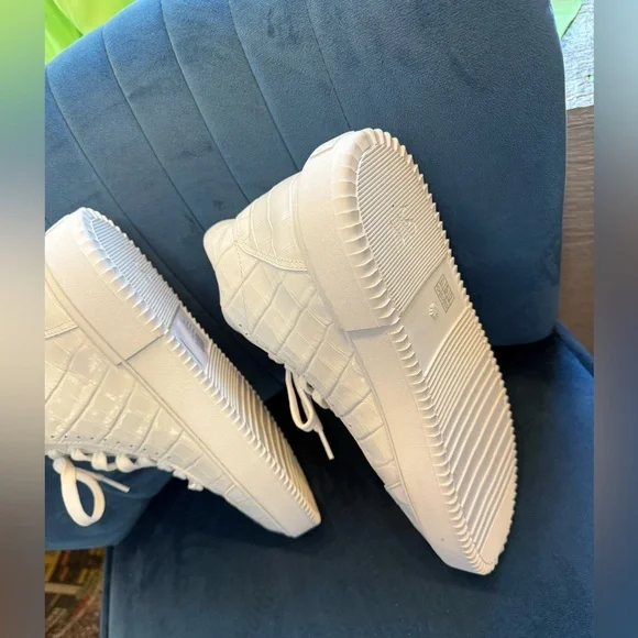 Stuart Weitzman White Croc High-Top Sneakers 9 - Picture 7 of 7